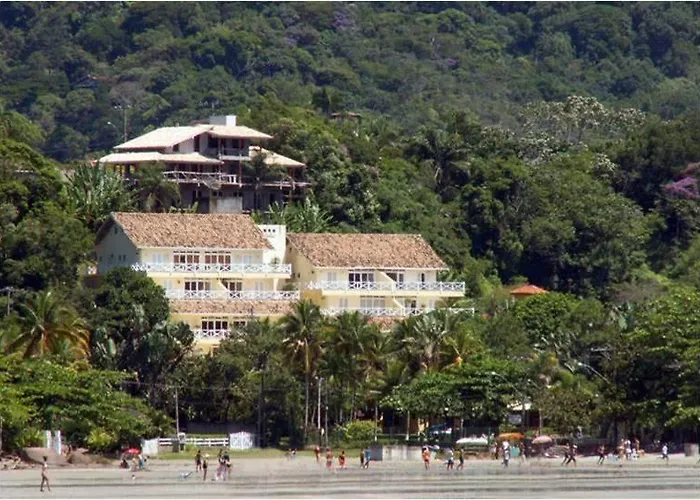 Duplex cobertura na praia em condomínio familiar